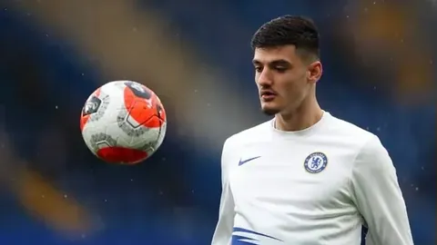 闵鹿蕾指出：国豪出战时间充足，球队策略聚焦于夺冠